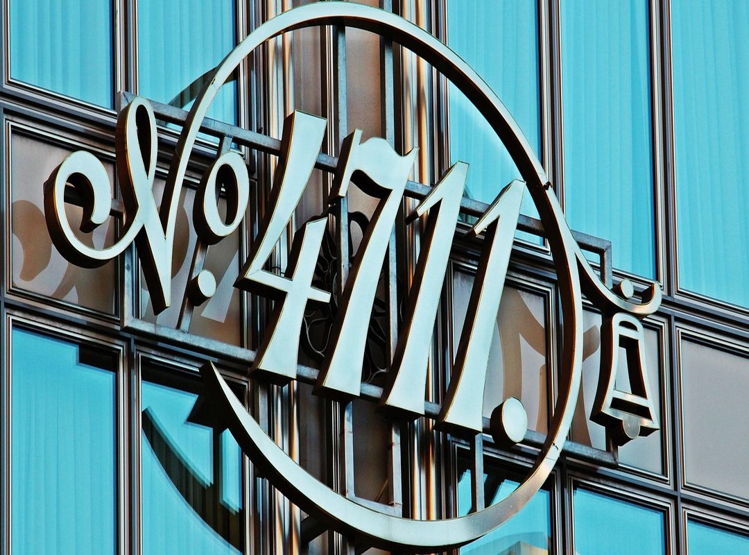 Decoding the @zooemoore Brand and Aesthetic